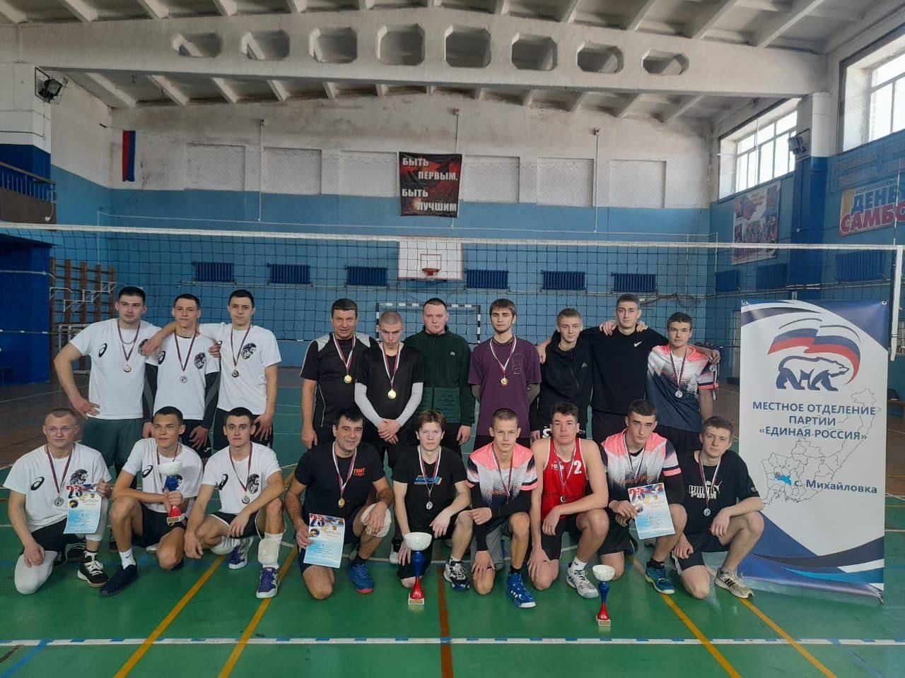 Турниры по волейболу и дартс, посвященные Дню защитника Отечества, прошли в спортивной школе села Михайловка ⠀.