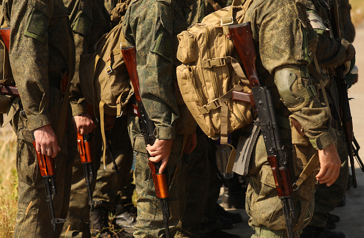 Электронное удостоверение «СВОи» могут получить ветераны боевых действий в Приморье, сообщает  www.primorsky.ru.